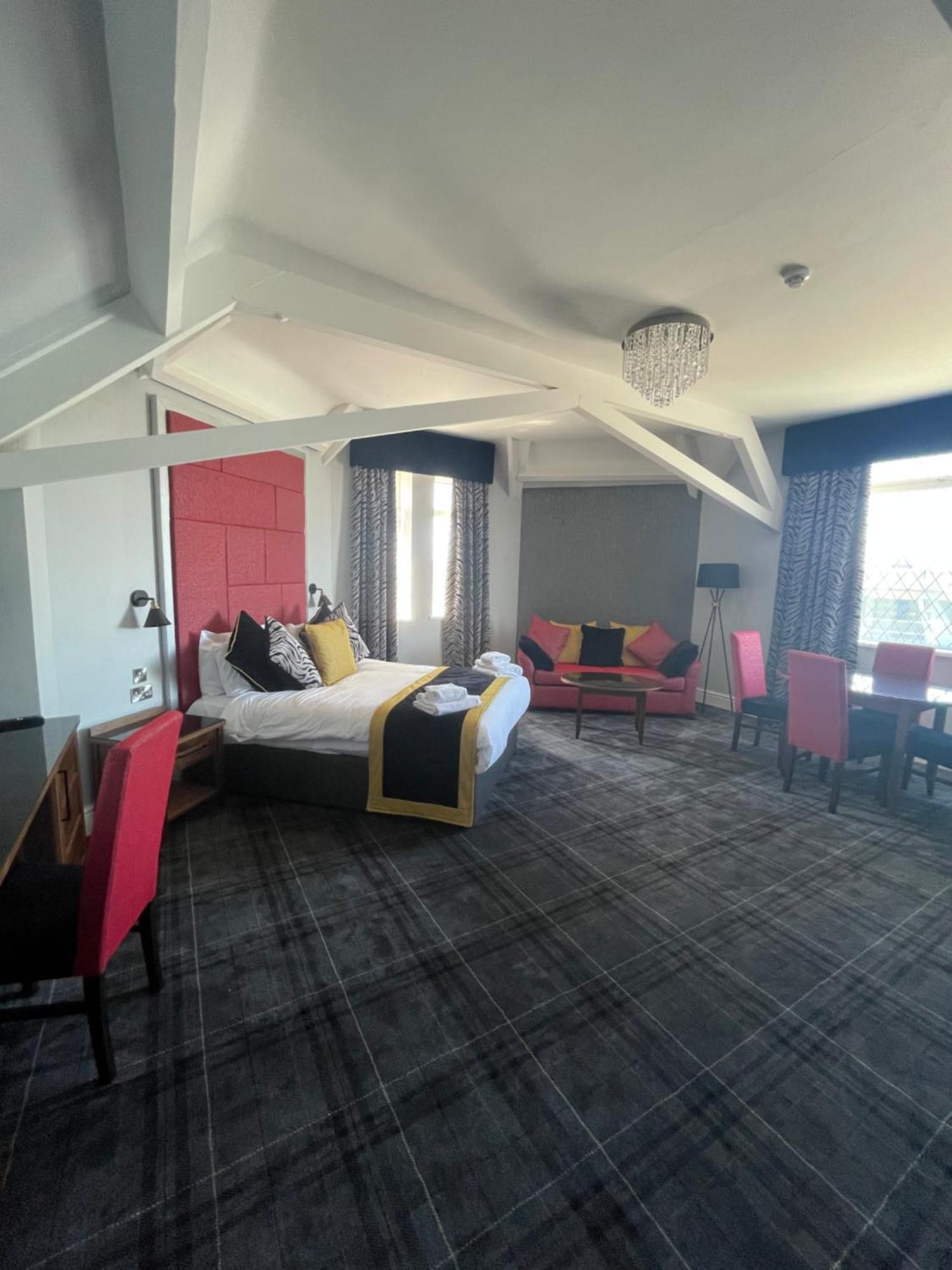 The Grand Hotel ポート・タルボット エクステリア 写真